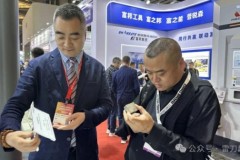 雷刀超声携全新重磅设备“宝机雷刀U20K-852H立式超声波加工中心”亮相中国数控机床展